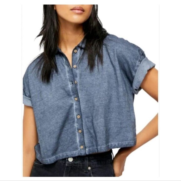 Free People Short Sleeve Weekend Rush Button Down Cropped Top in Navy - Picture 1 of 7